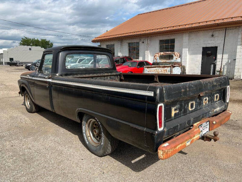 1965 Ford F-100