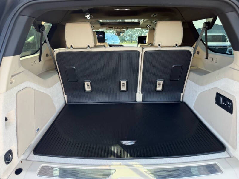 2024 Cadillac Escalade ESV Premium Luxury