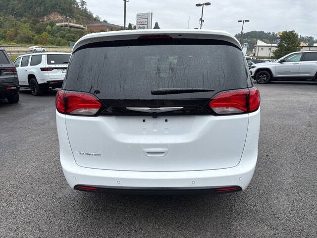 2026 Chrysler Voyager LX