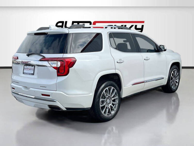 2023 GMC Acadia Denali