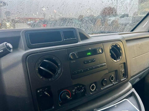 2011 Ford E-Series E-450 SD