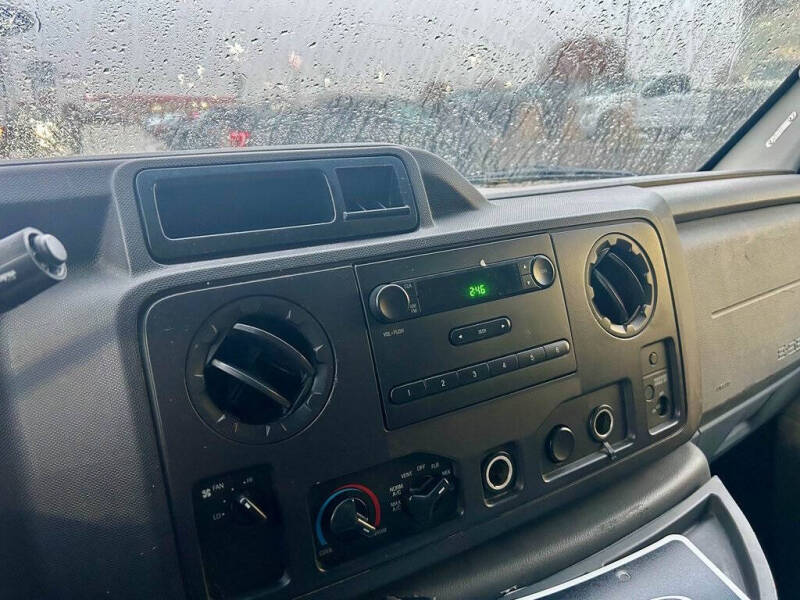 2011 Ford E-Series E-450 SD