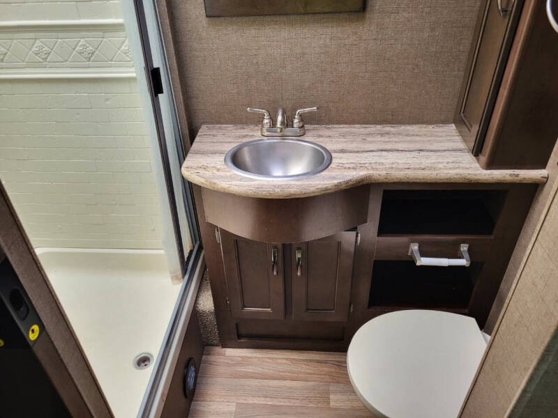 2019 Thor Motor Coach Ace 33.1