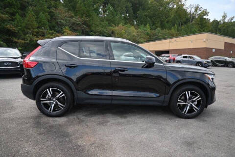 2025 Volvo XC40 B5 Core Bright Theme