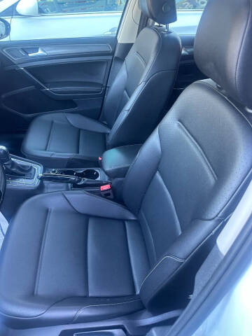 2018 Volkswagen Golf TSI SE