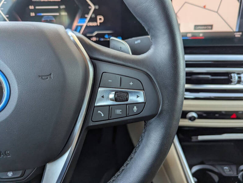 2023 BMW 3 Series 330e