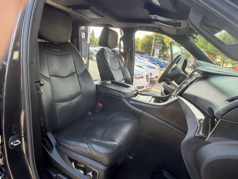 2017 Cadillac Escalade ESV Platinum