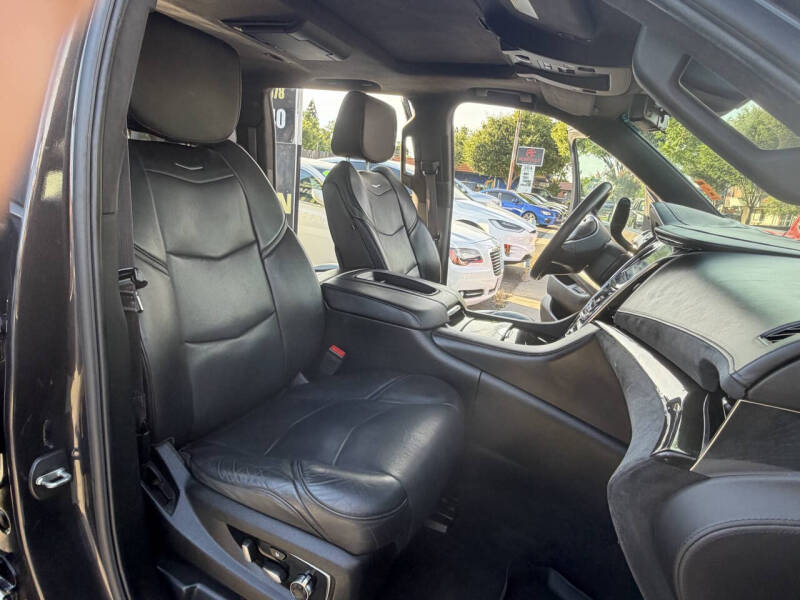 2017 Cadillac Escalade ESV Platinum