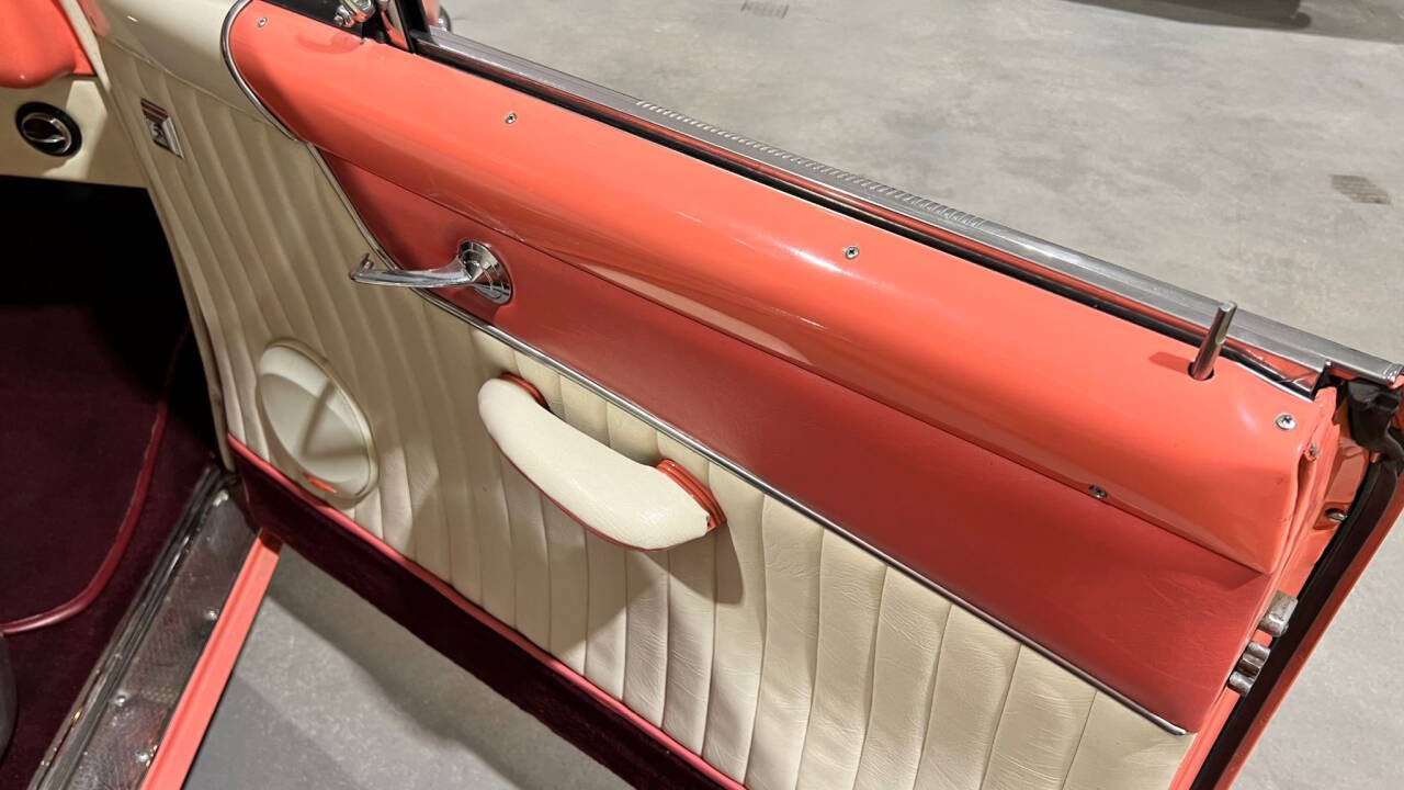 1951 Ford Crown Victoria 72