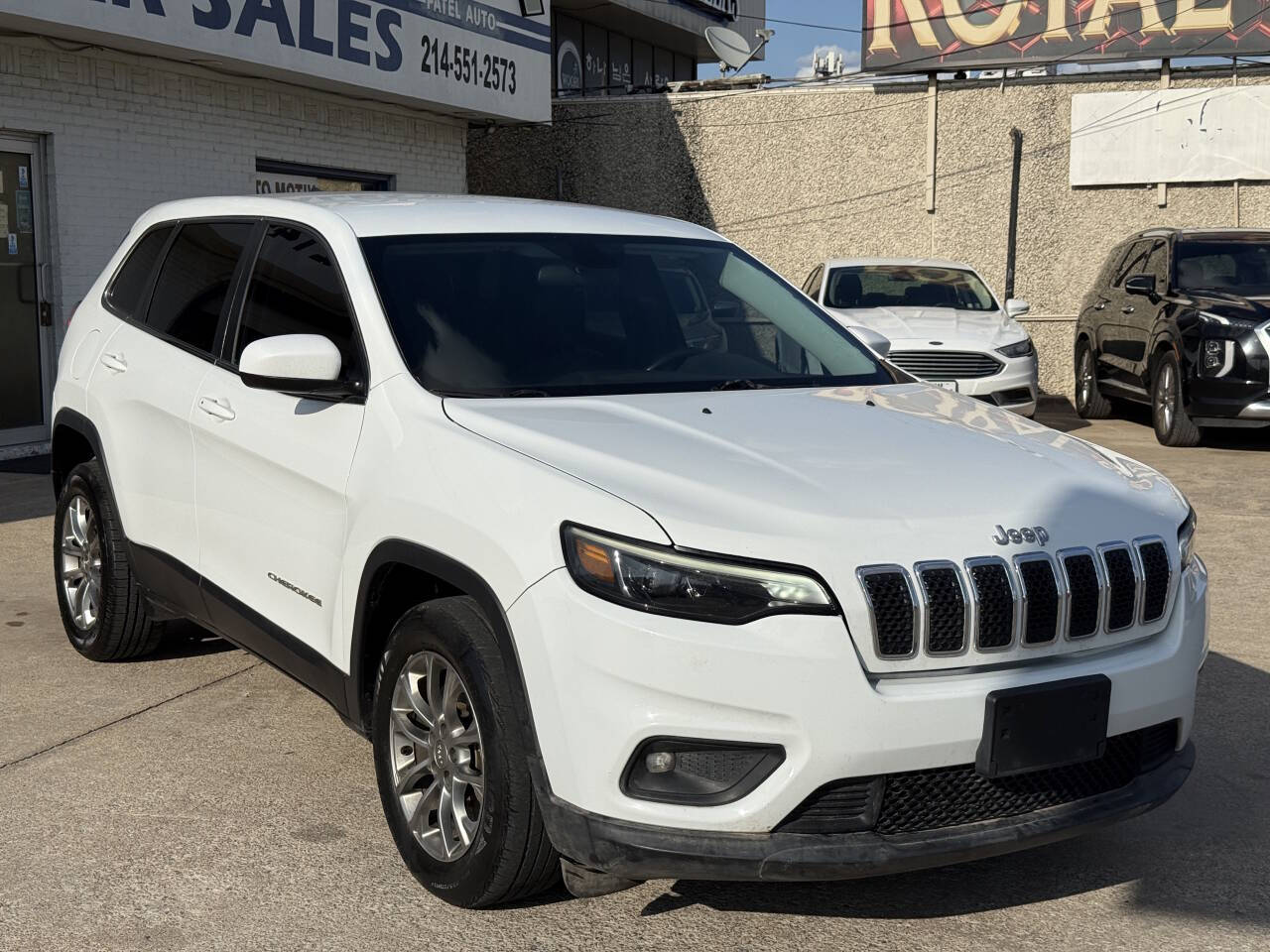View vehicle photo 2