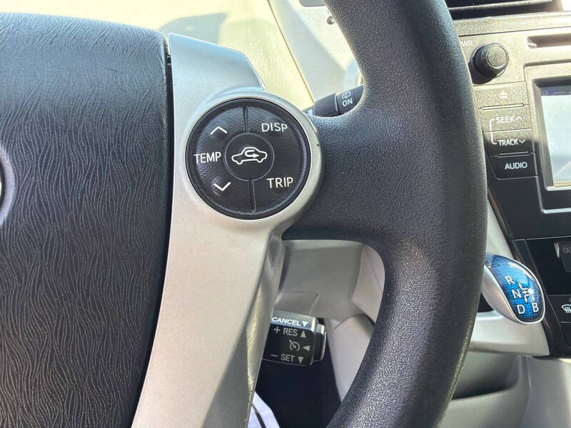 2014 Toyota Prius v Three