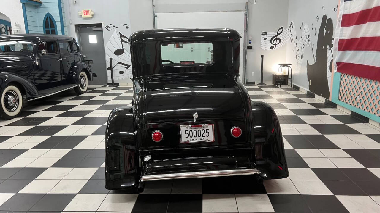 1930 Ford Model A 4
