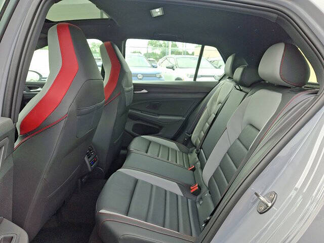 2025 Volkswagen Golf GTI Autobahn