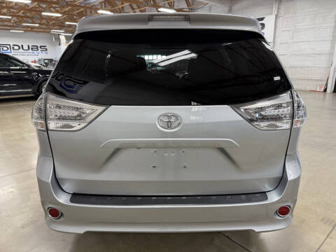 2013 Toyota Sienna SE 8-Passenger