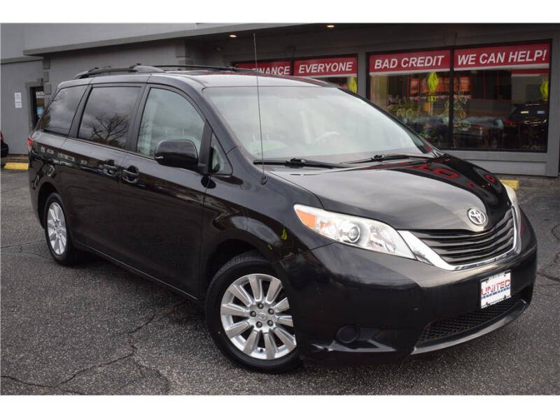 2011 Toyota Sienna LE 7-Passenger
