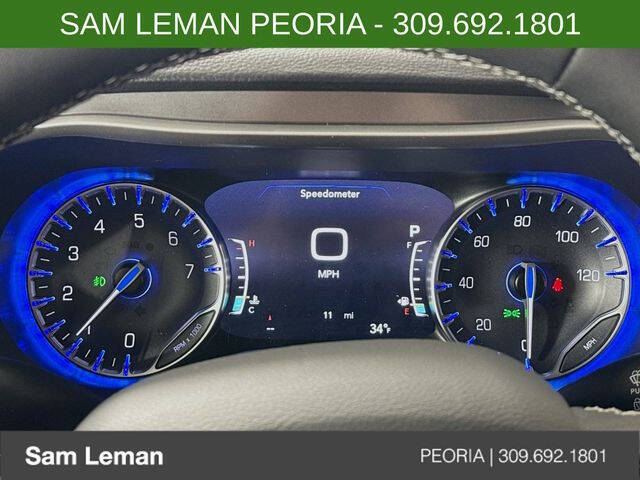 2026 Chrysler Pacifica Select