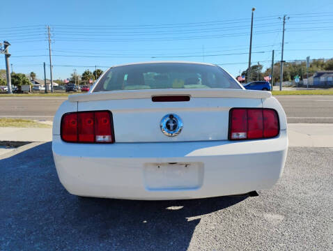 2007 Ford Mustang V6 Deluxe