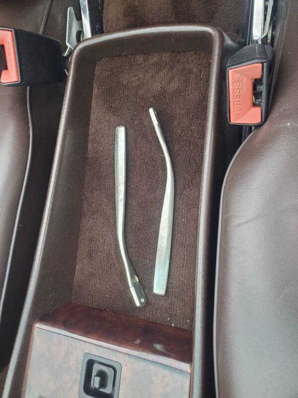 1987 Mercedes-Benz 560-Class 560 SL