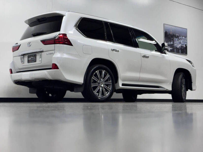 2016 Lexus LX 570