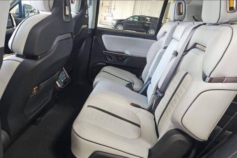 2024 Rivian R1S