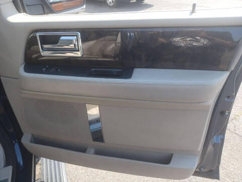 2017 Lincoln Navigator Select