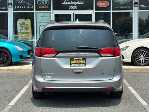 2017 Chrysler Pacifica Hybrid Premium