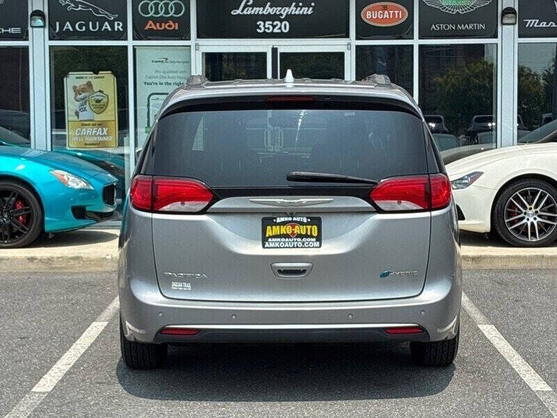 2017 Chrysler Pacifica Hybrid Premium