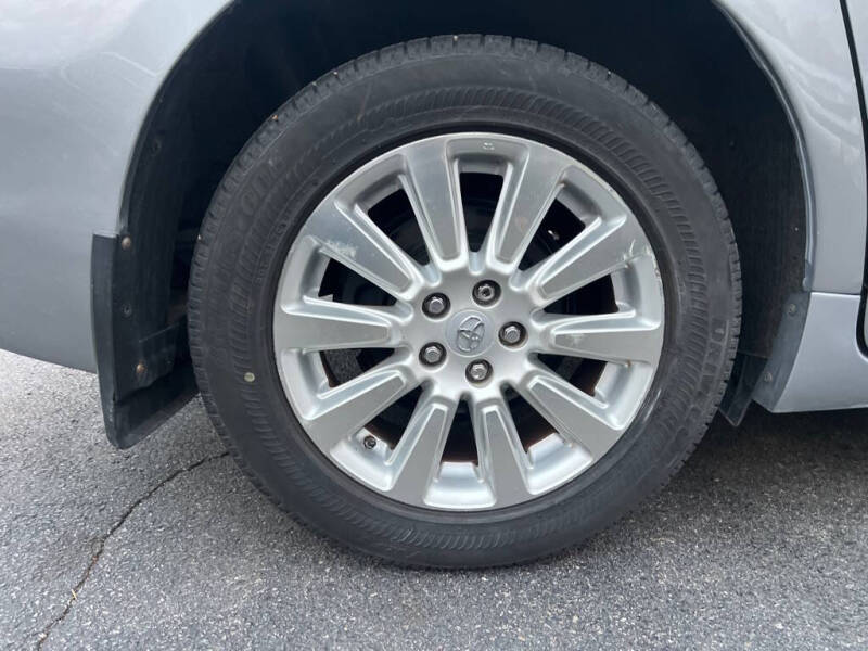 2013 Toyota Sienna LE 7-Passenger