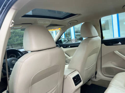 2015 Volkswagen Passat 1.8T SEL Premium