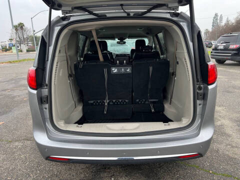 2020 Chrysler Pacifica Touring L