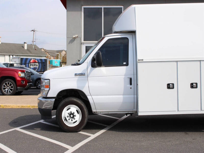 2024 Ford E-450