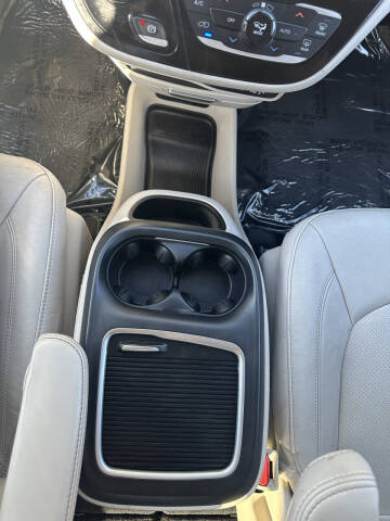 2021 Chrysler Pacifica Touring L