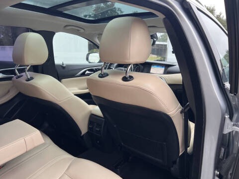 2018 Infiniti QX30 Premium