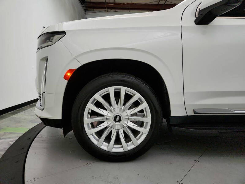 2022 Cadillac Escalade ESV Luxury