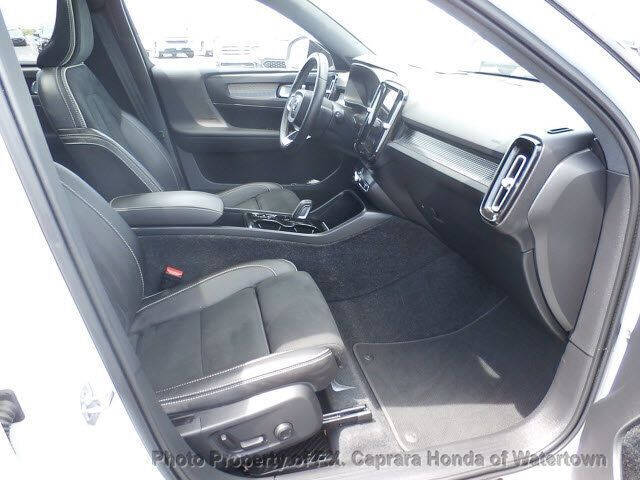 2021 Volvo XC40 T5 R-Design