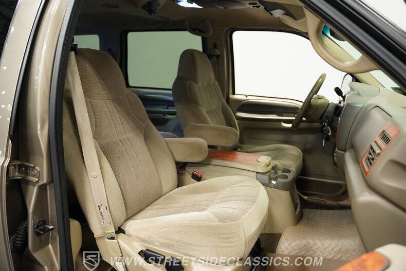 2000 Ford Excursion XLT