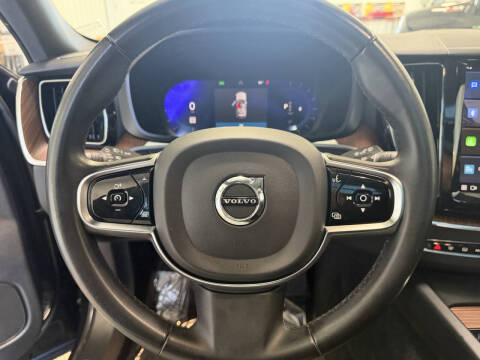 2023 Volvo XC60 B5 Plus Dark Theme