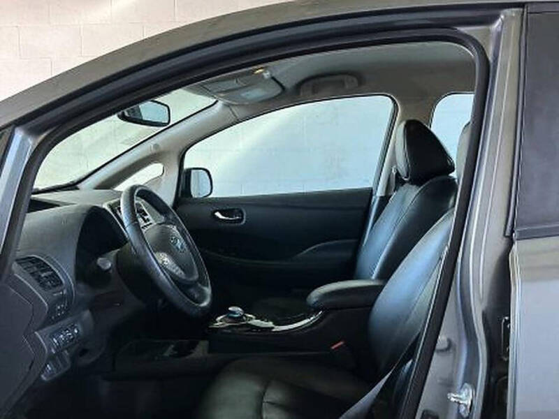 2016 Nissan LEAF