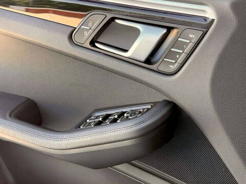 2020 Porsche Macan S