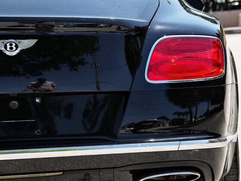 2016 Bentley Continental 19