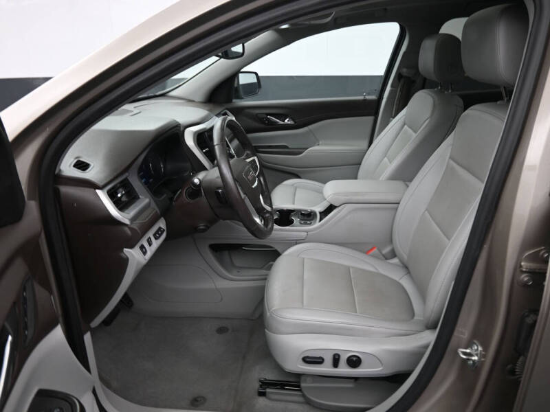 2022 GMC Acadia SLT