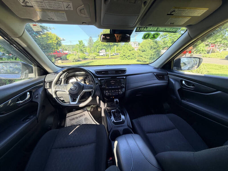 2020 Nissan Rogue SV