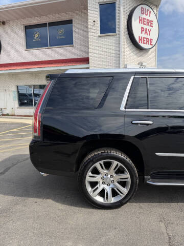 2017 Cadillac Escalade Luxury