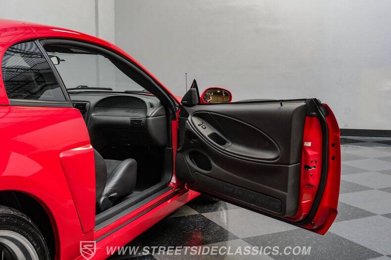 2004 Ford Mustang SVT Cobra