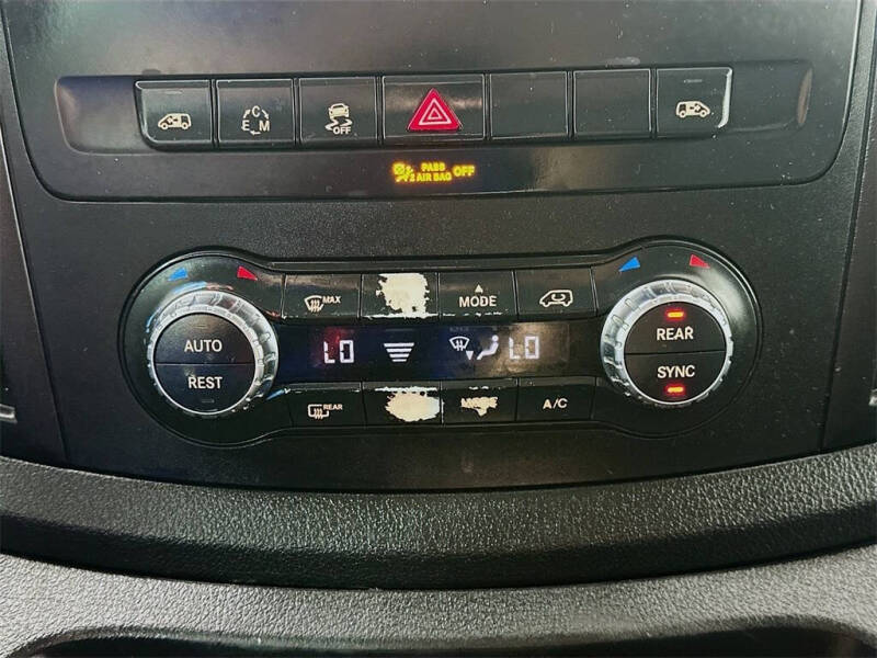 2016 Mercedes-Benz Metris Passenger