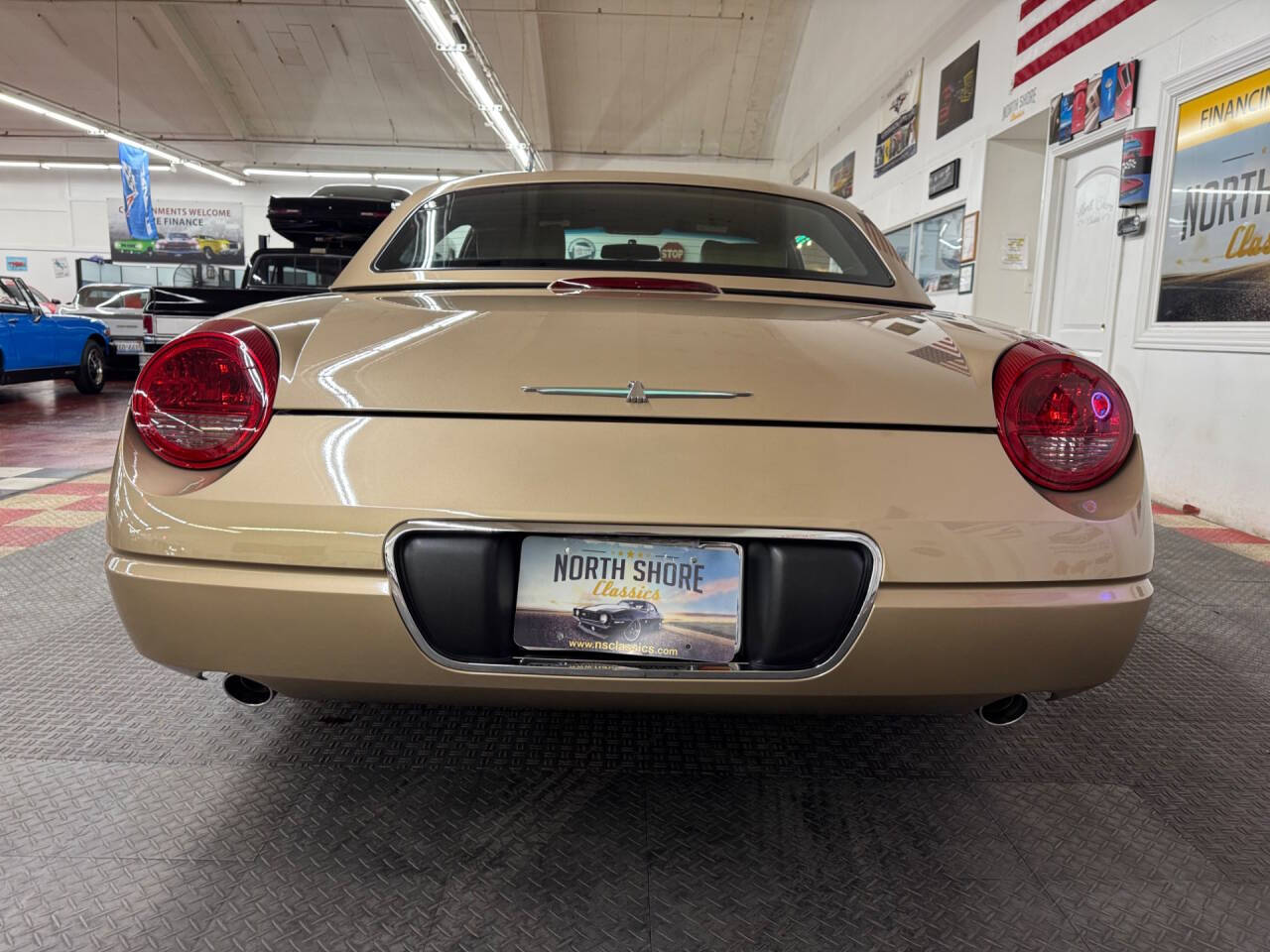2005 Ford Thunderbird 24