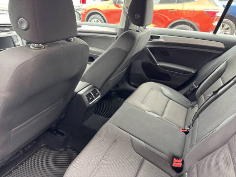 2017 Volkswagen Golf TSI S