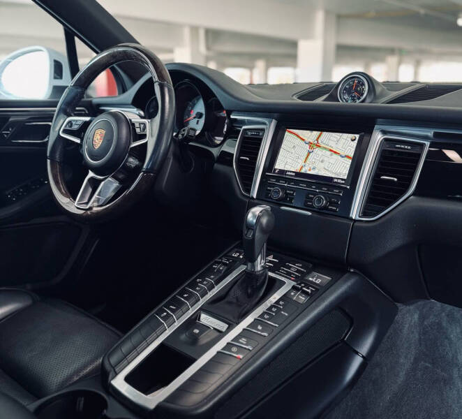 2015 Porsche Macan S