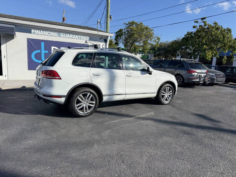 2016 Volkswagen Touareg VR6 Lux