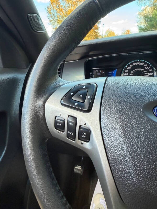 2013 Ford Taurus SEL